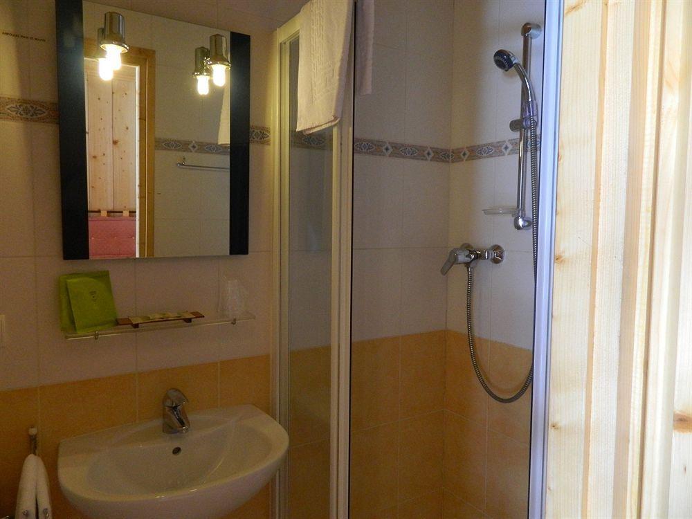 Logis Hotel Les Sapins Montriond Luaran gambar