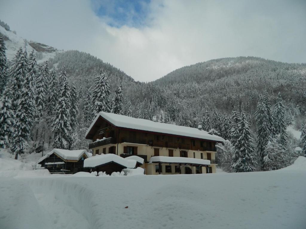 Logis Hotel Les Sapins Montriond Luaran gambar